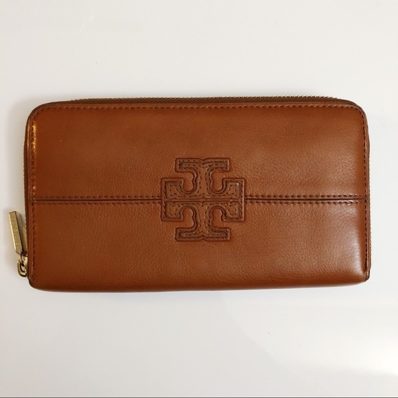 Tory Burch Handbags - 💯% AUTHENTIC TORY BURCH WALLET